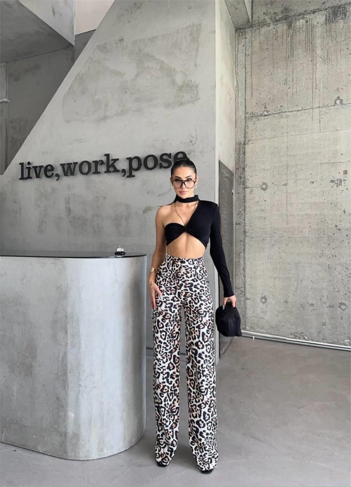 Hose Leneta